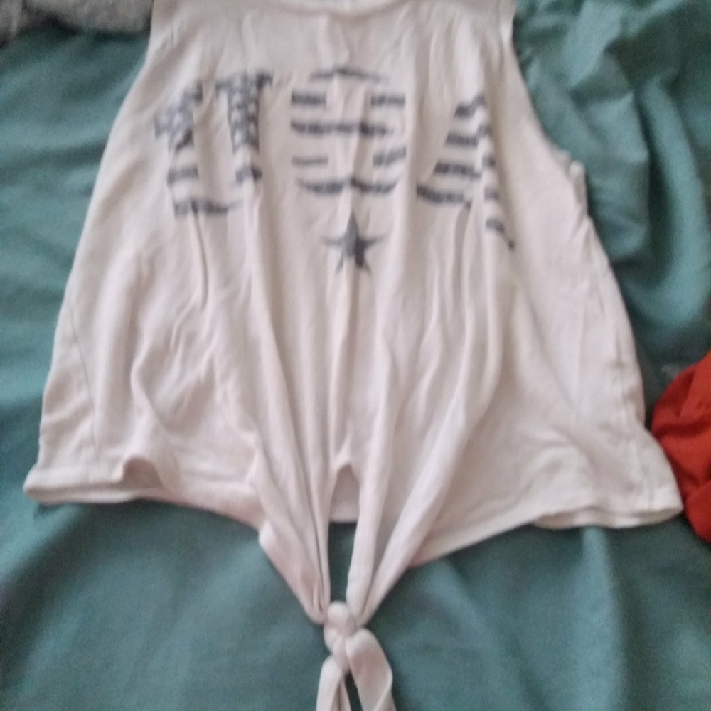 Clothes - Picture 9 of 16